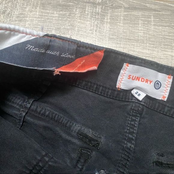 SUNDRY Leopard Trim High Rise cropped Jeans - Picture 7 of 8